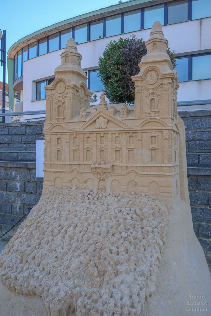 sochy z písku v Písku