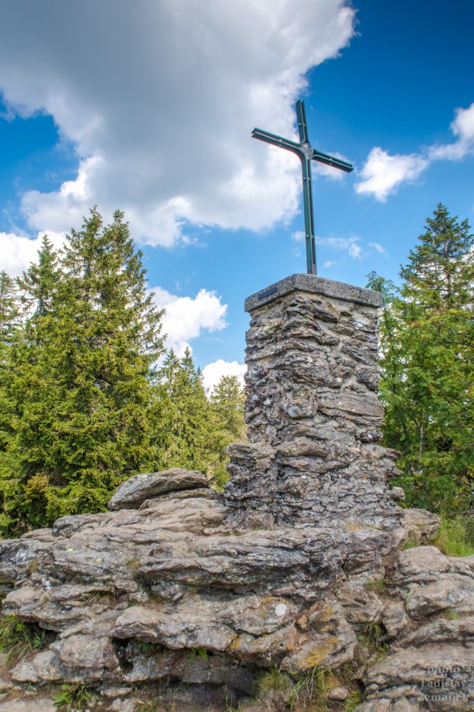 Bavorský les - Falkenstein - vrcholový kříž