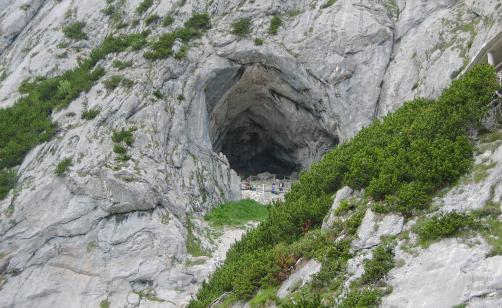 Cesta k Eisriesenwelt - vstup do jeskyně