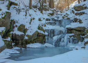 Hostěradické vodopády v zimě