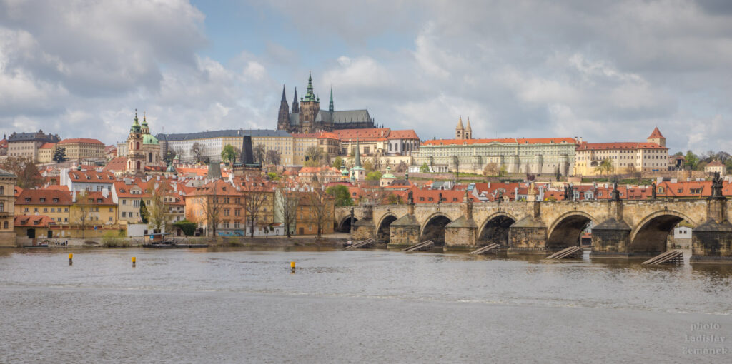 Karlův most a Pražský hrad