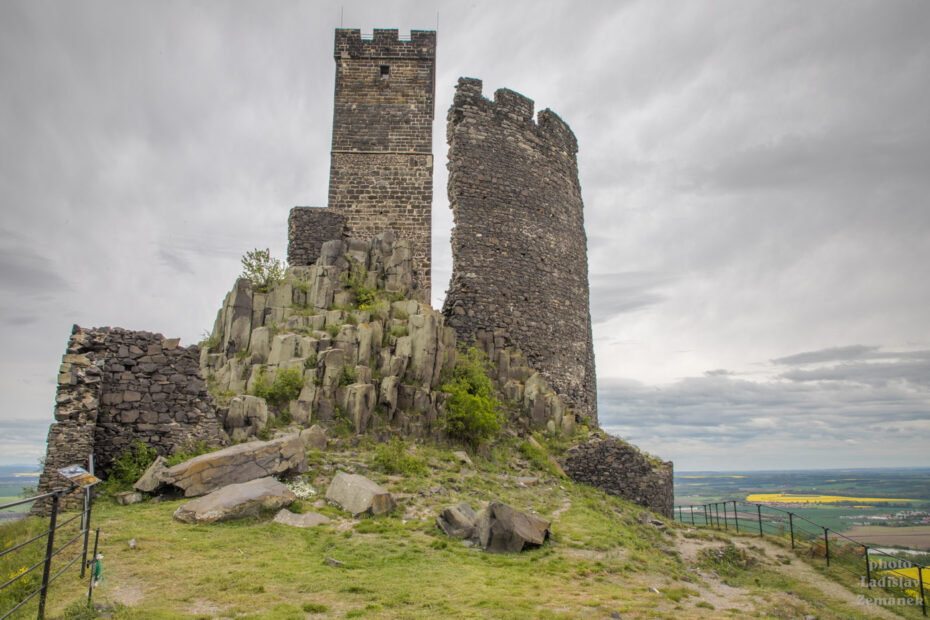 hrad hazmburk - bílá věž