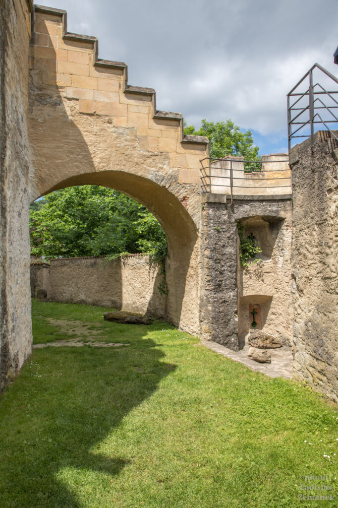 hrad Křivoklát - hradby