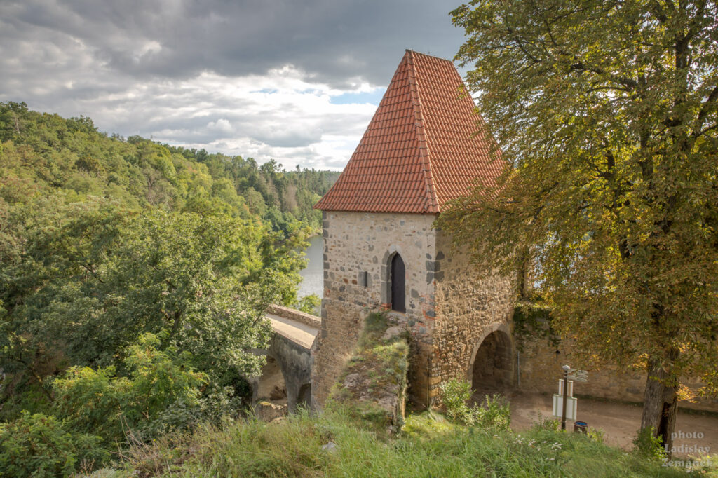 Hrad Zvíkov - brána