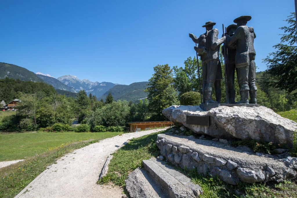 Ribčev Laz - region Bohinj - pomník prvního výstupu na Triglav