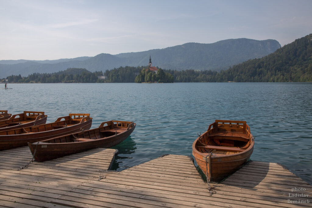 loďky na jezeře Bled