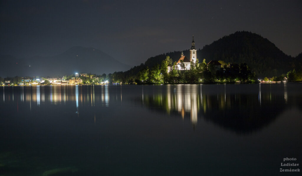 večer u jezera Bled