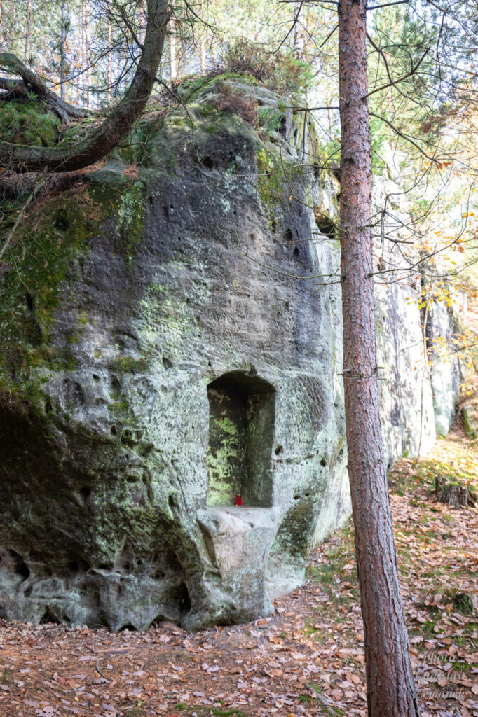 Jetřichovice - Pfeiferův les - skalní výklenková kaple