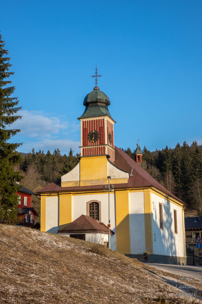 Kostel sv. Petra - Špindlerův Mlýn