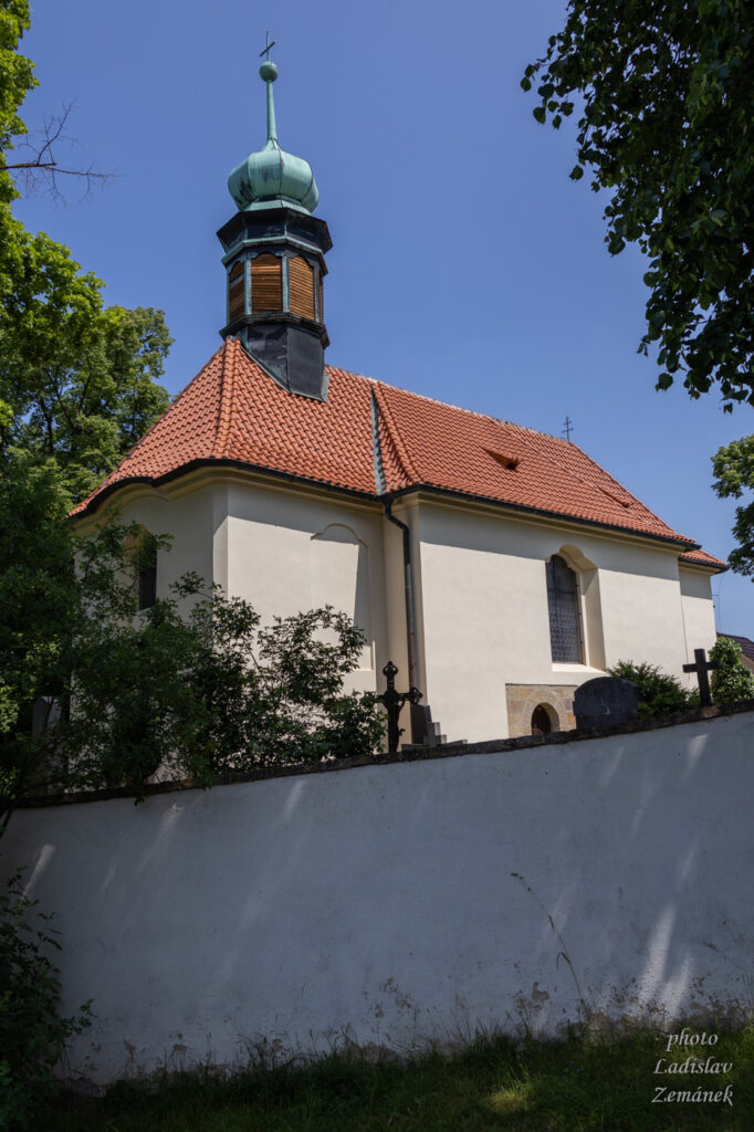 Tetín - Kostel sv. Jana Nepomuckého