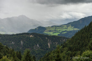 Hory v okolí Walchsee za deště